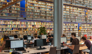 studenten in de bibliotheek