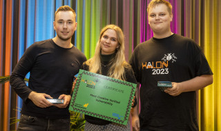 3 mensen winnen certificaat